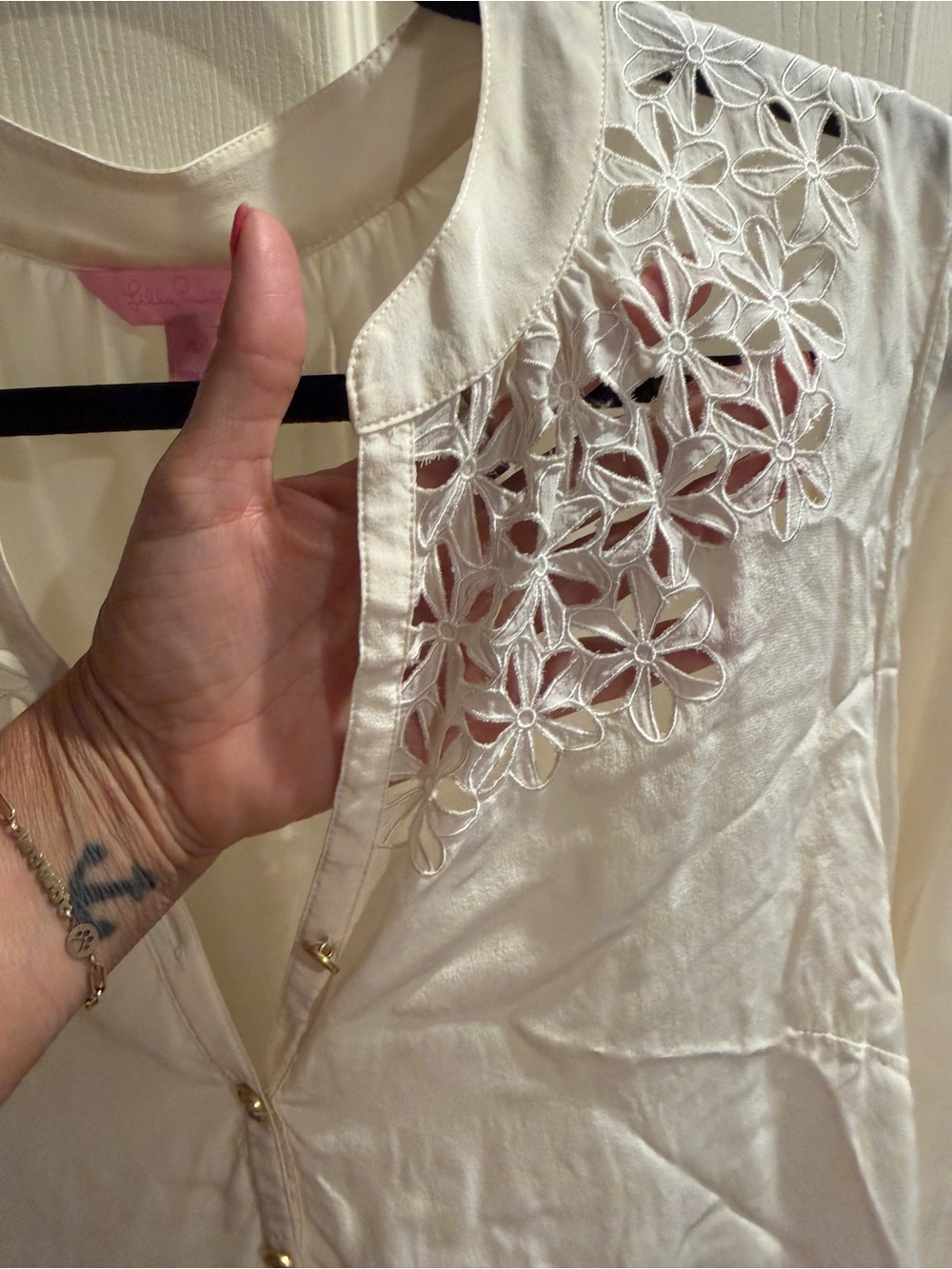 Lilly Pulitzer Cream Elsa Embroidered Split-Neck Blouse - Picture 2 of 4